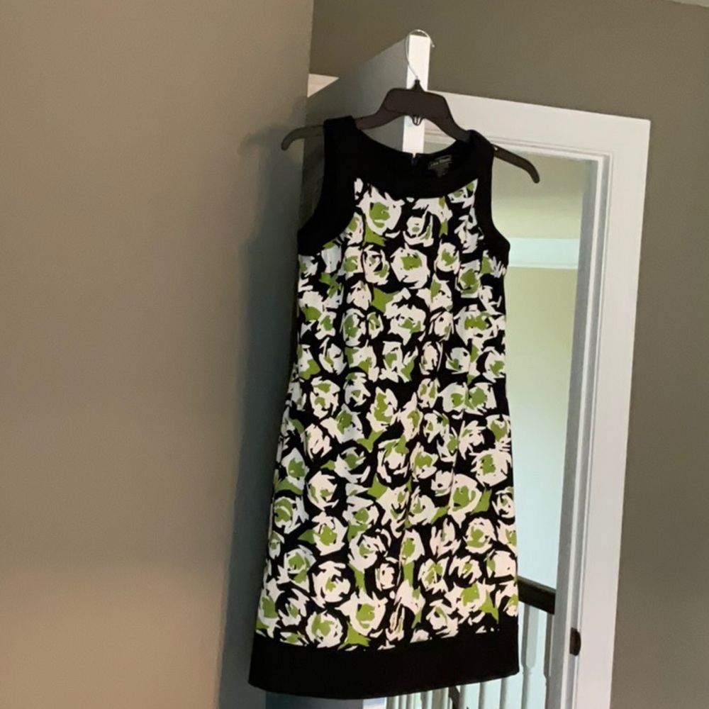 Jessica Howard sleeveless sheath dress